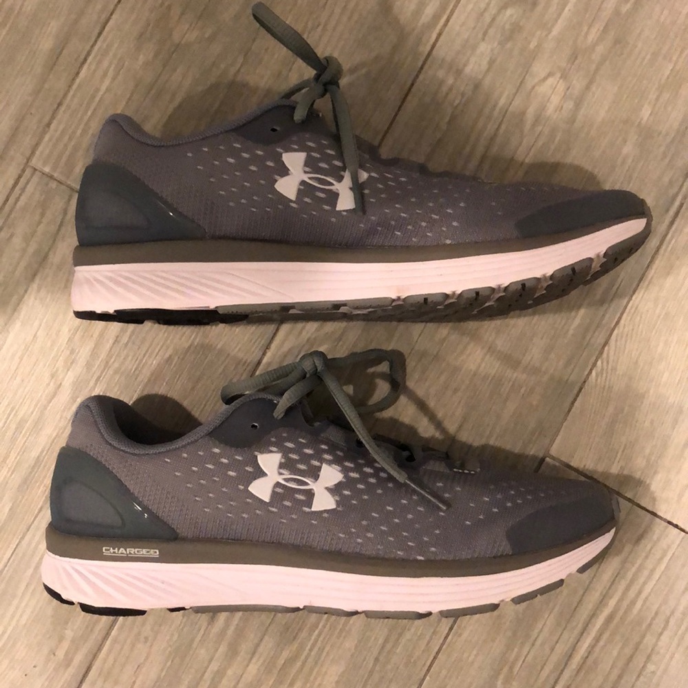 Under Armour Sneakers